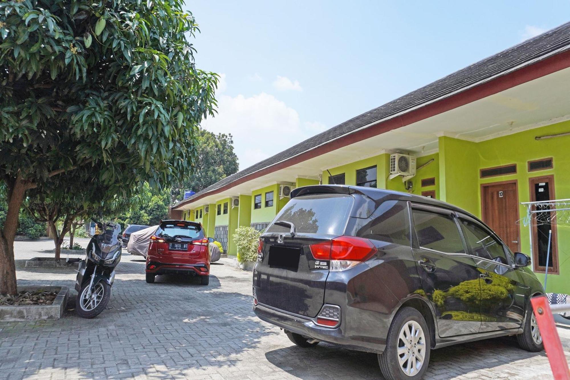 Oyo 91762 Green Home Stay Syariah プルワカルタ エクステリア 写真