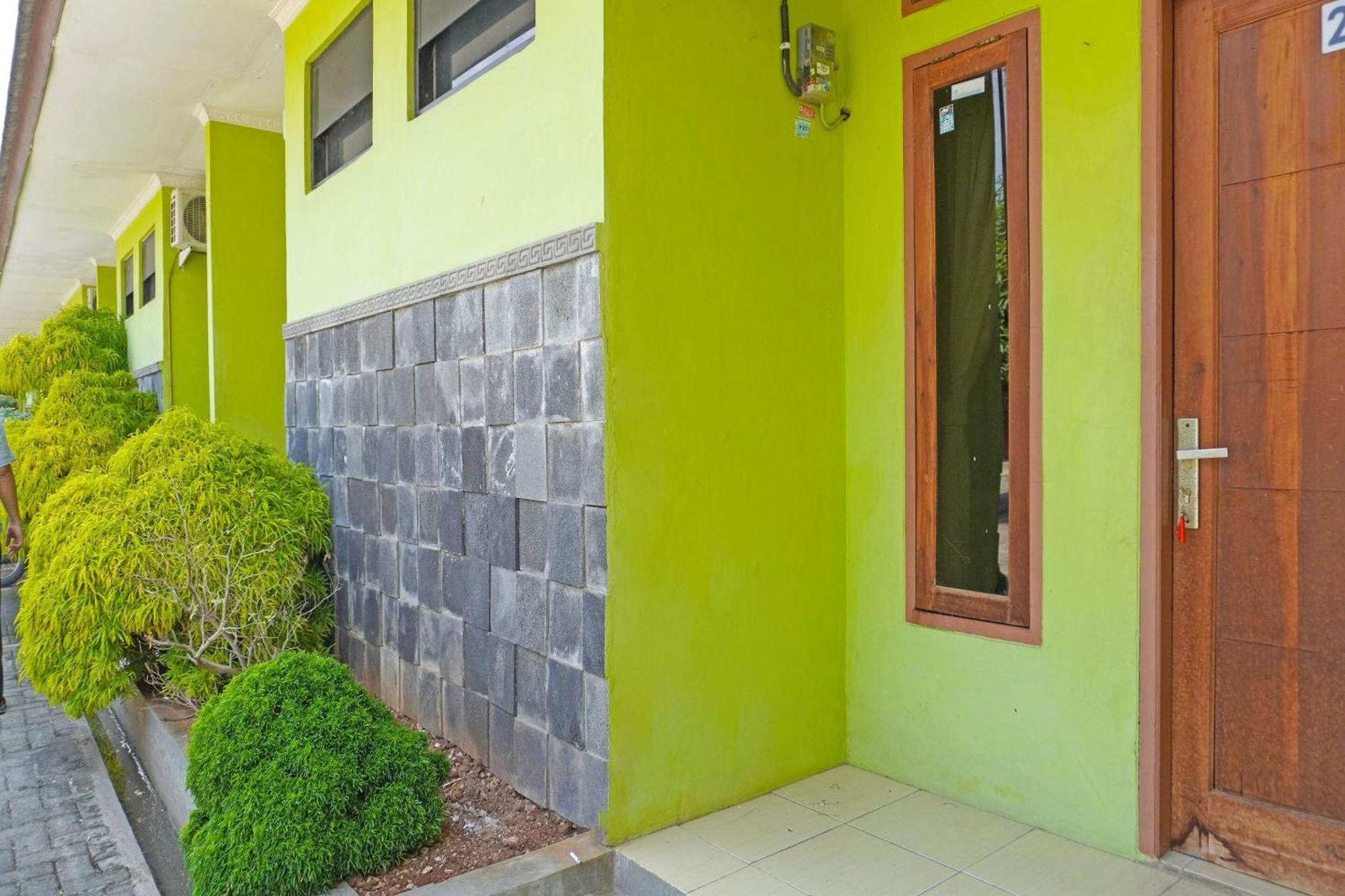 Oyo 91762 Green Home Stay Syariah プルワカルタ エクステリア 写真