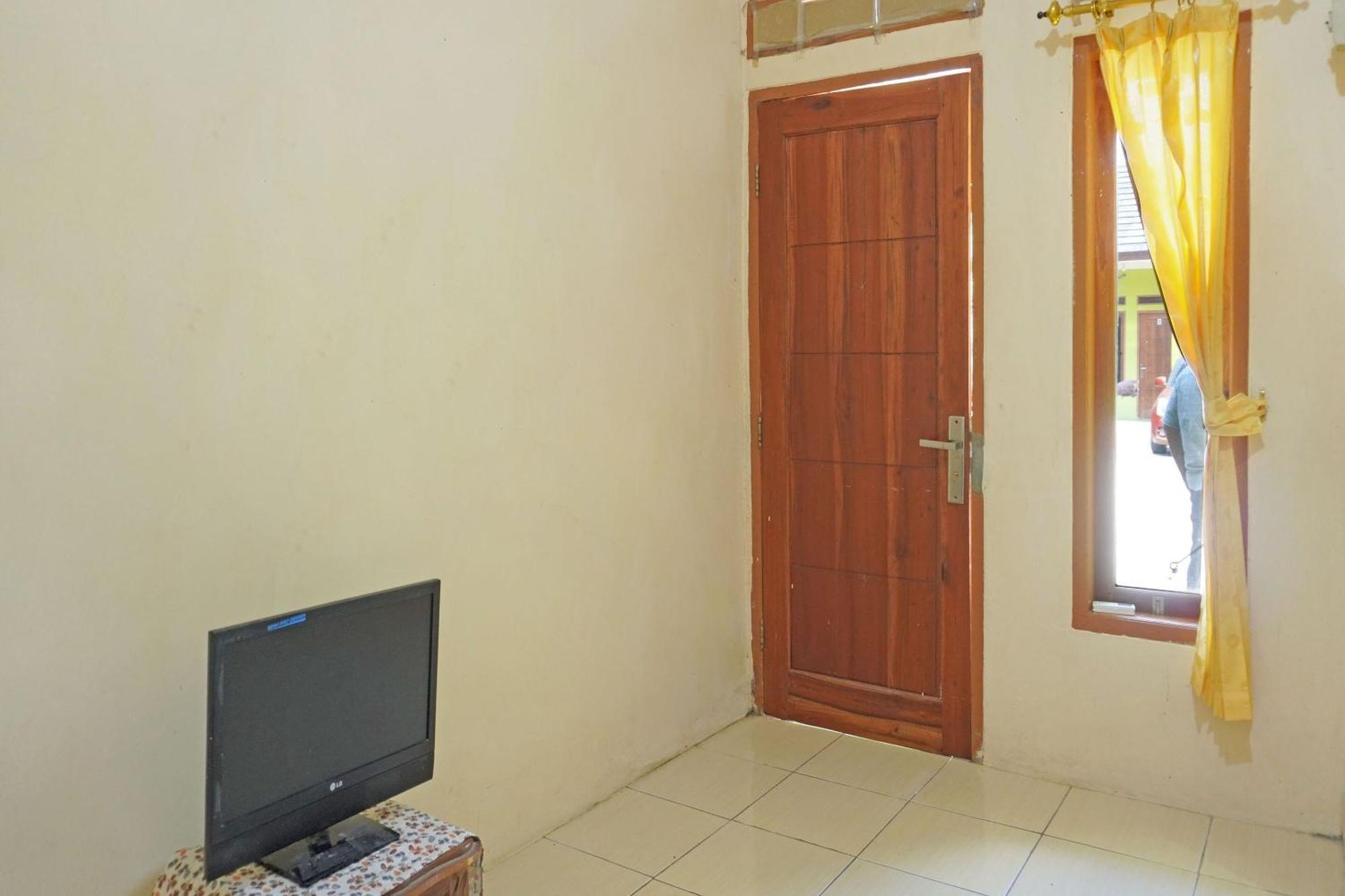 Oyo 91762 Green Home Stay Syariah プルワカルタ エクステリア 写真